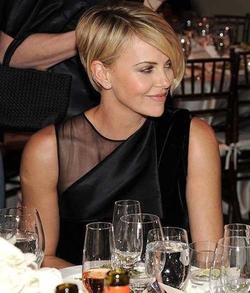 Charlize Theron’s Long Pixie Blonde Hairstyle