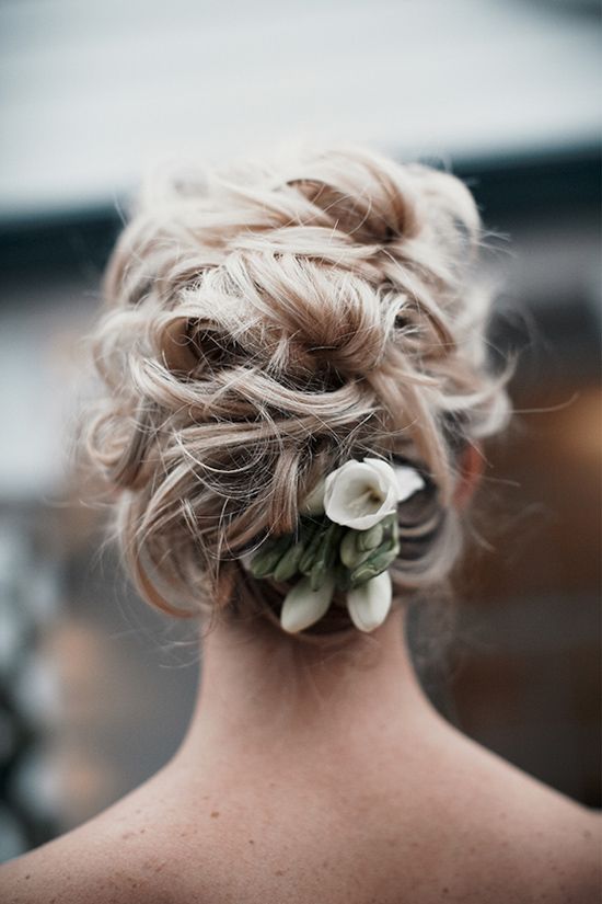 Perfect Curly Wedding Hairstyles - The UnderCut (550 x 825 Pixel)