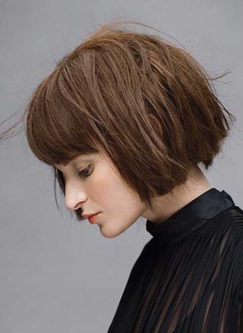 Short Blunt Bob Hairstyle for Women Over 40