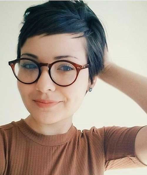 Short Pixie Cuts for Round Faces