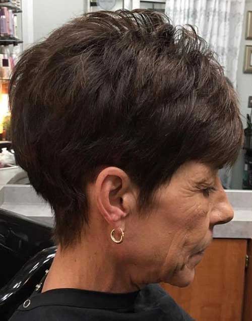 Short Haircuts for Older Women 1