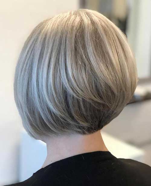 Short Haircuts for Older Women 3