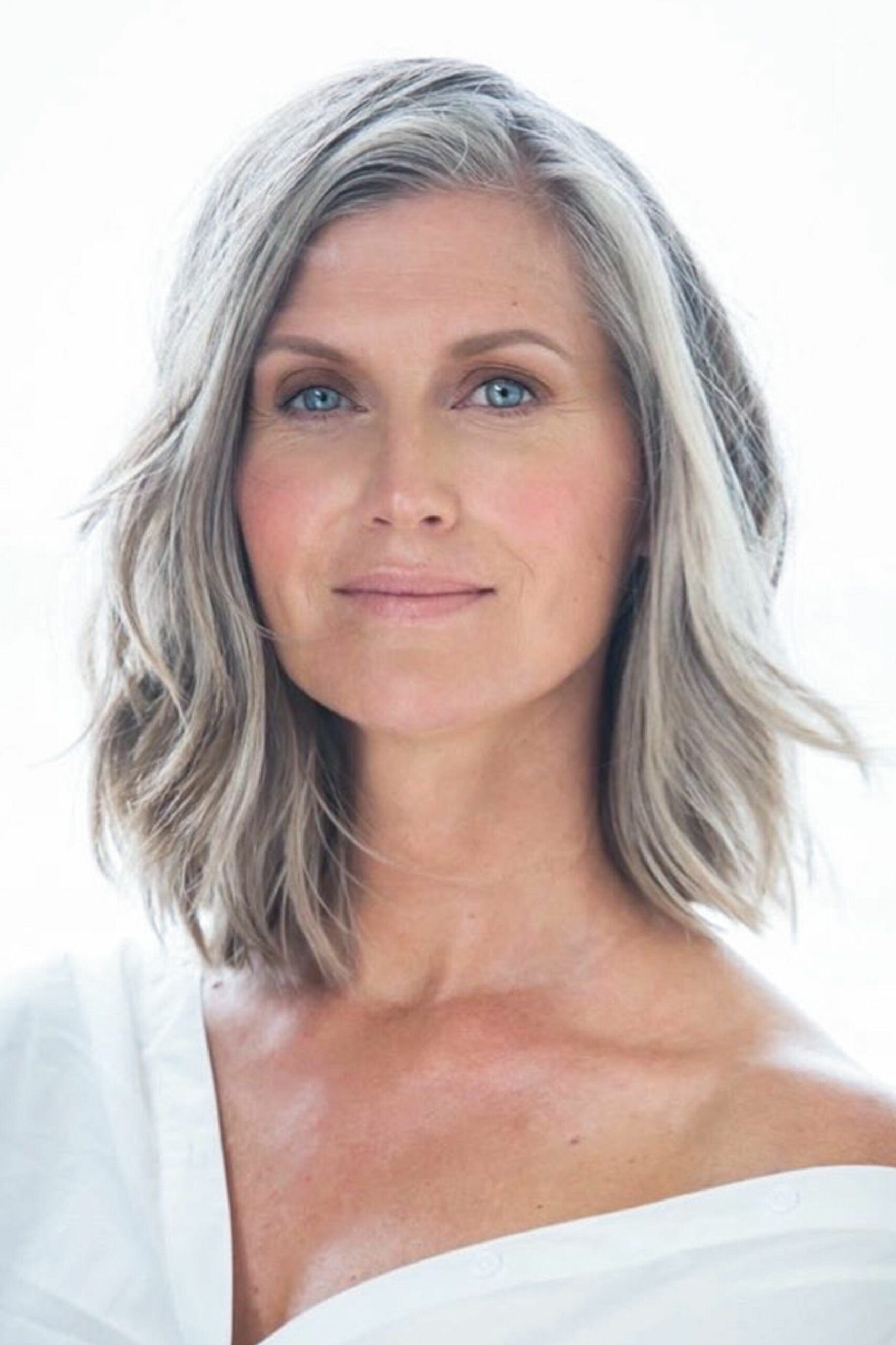 Glamorous Grey Hairstyles For Older Women 