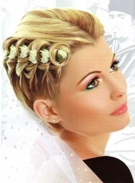 Lovely and Attractive Splendid and Mesmerizing Wedding Hairstyle