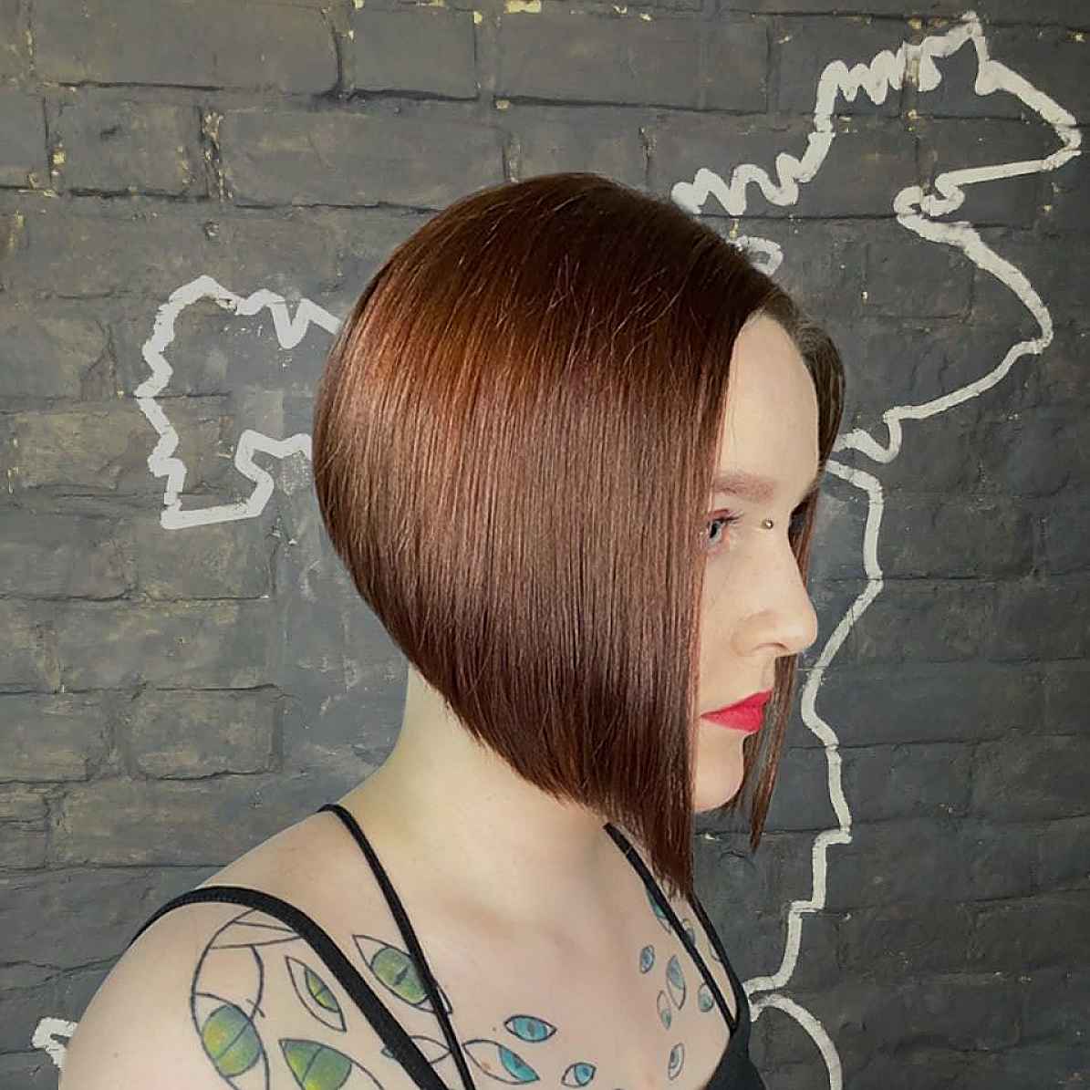 graduated bob with middle part cut