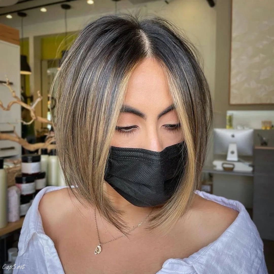 Chic Lob With Highlights