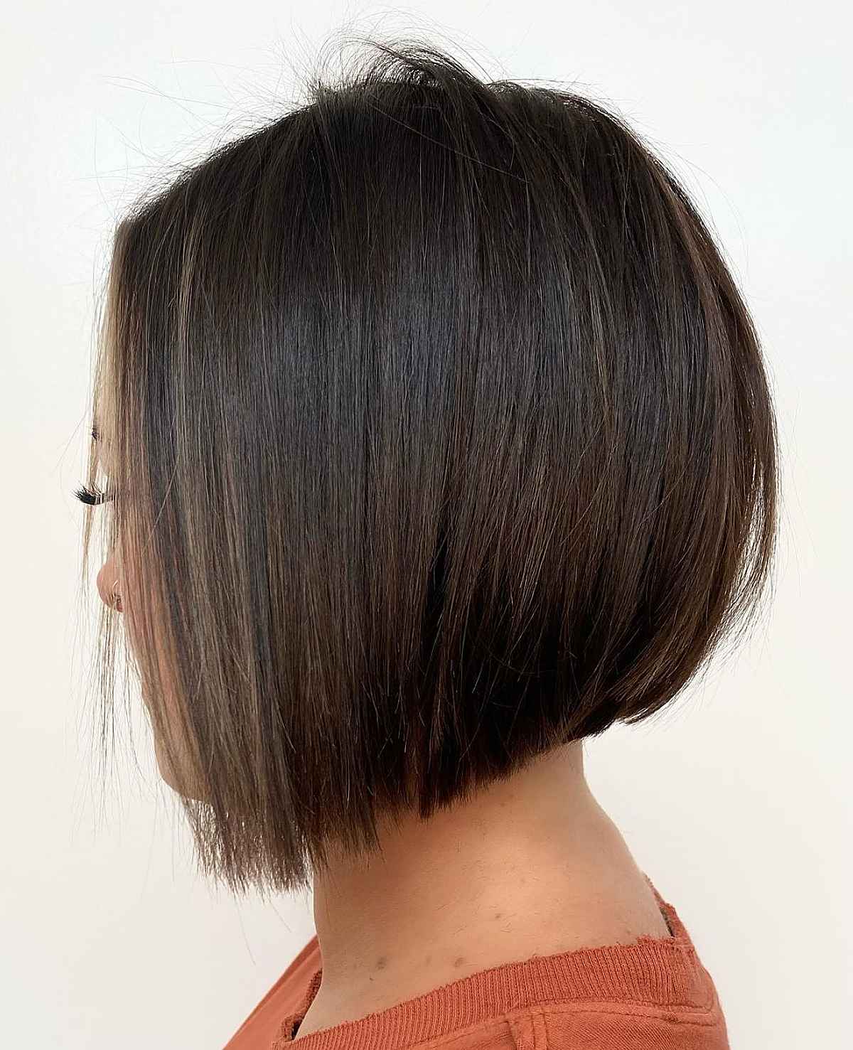 inverted stacked bob for thin hair