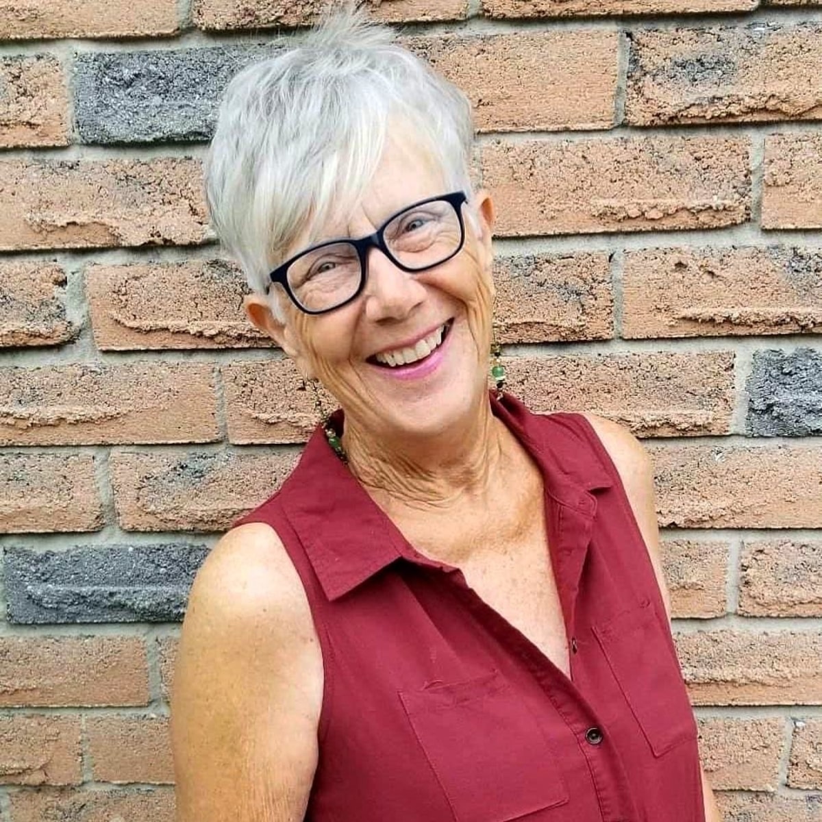 pixie cut for women over 60 with glasses