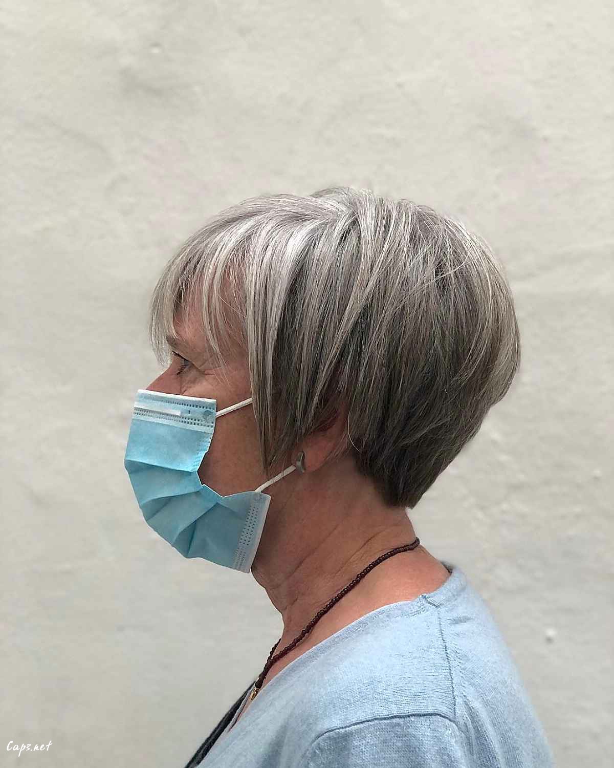 pixie cut with stacked layers for grey hair for over sixty