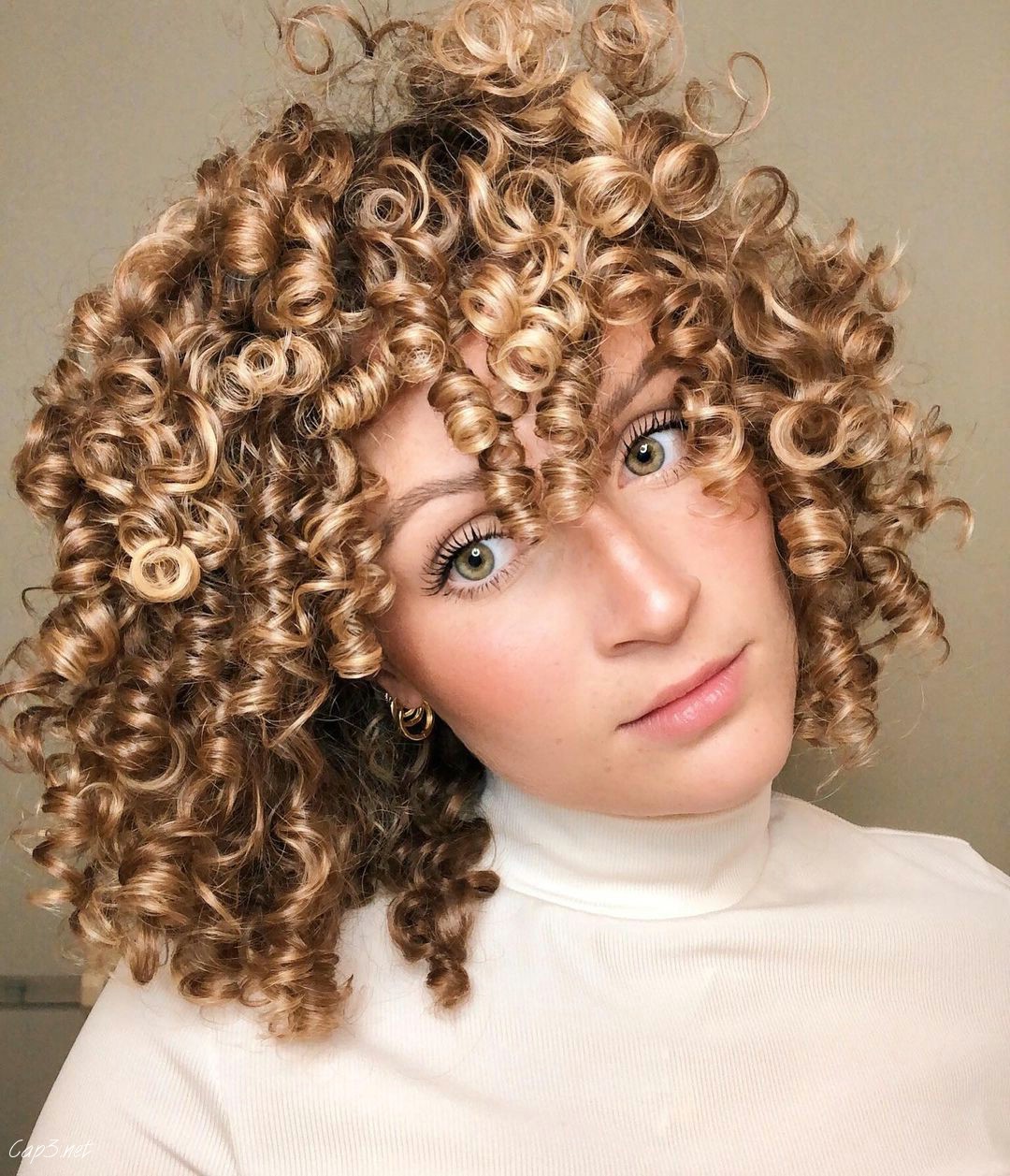 Blonde Curly Rezo Cut