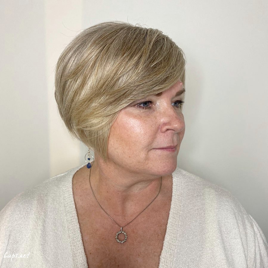 graduated bob for older women with thinning hair