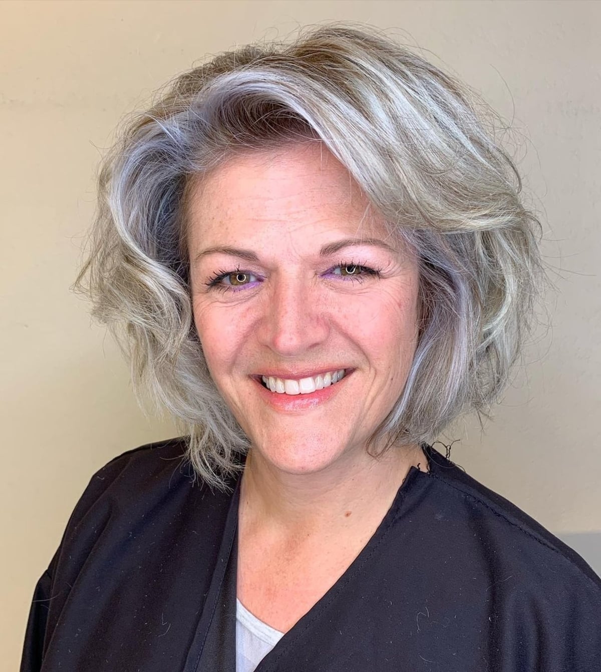 short thick wavy hairstyle for older women
