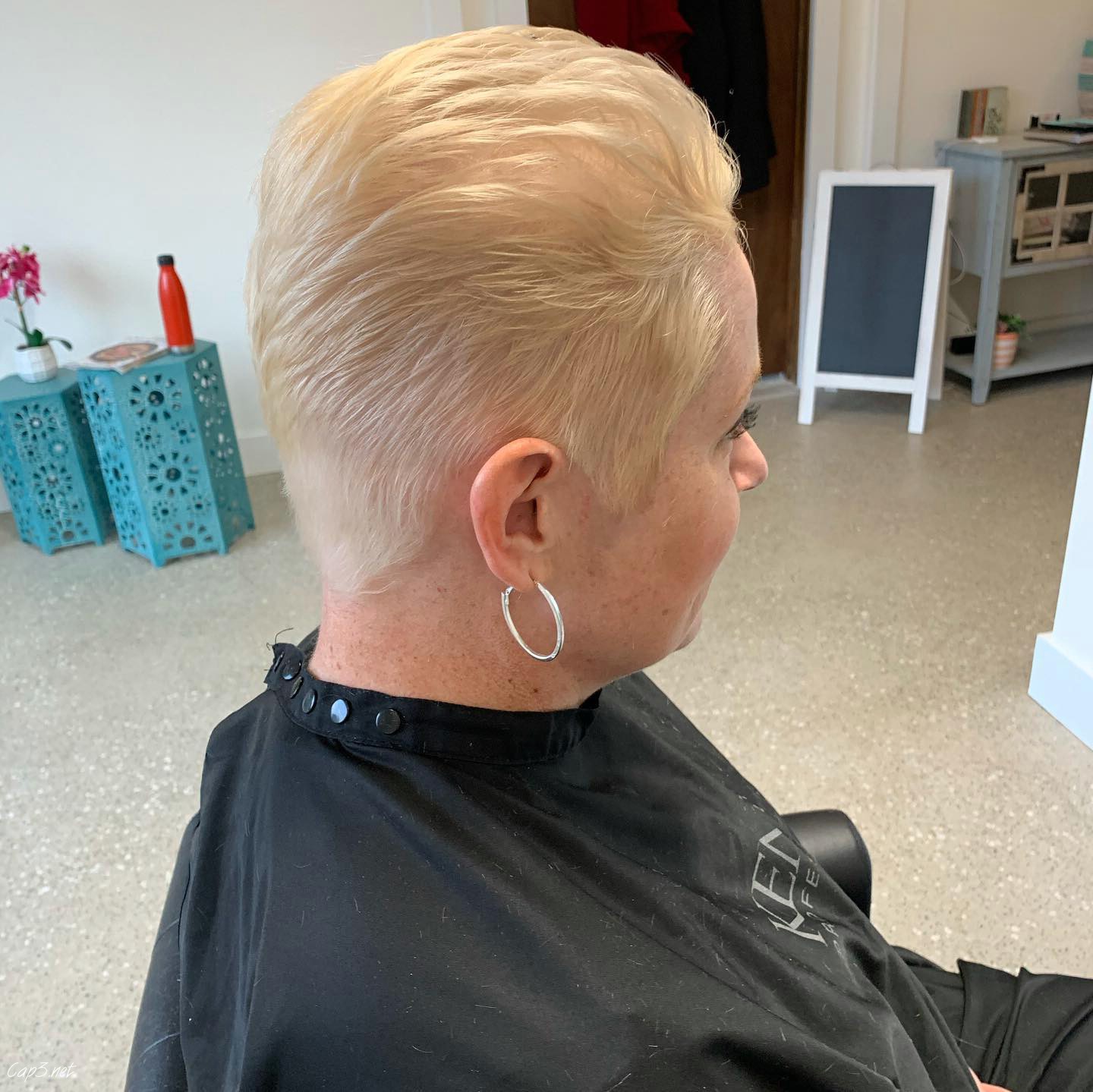 Simple Blonde Pompadour Cut